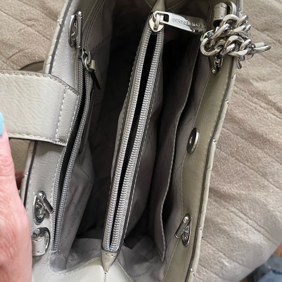 Michael Kors tan purse like new. - Picture 4 of 4